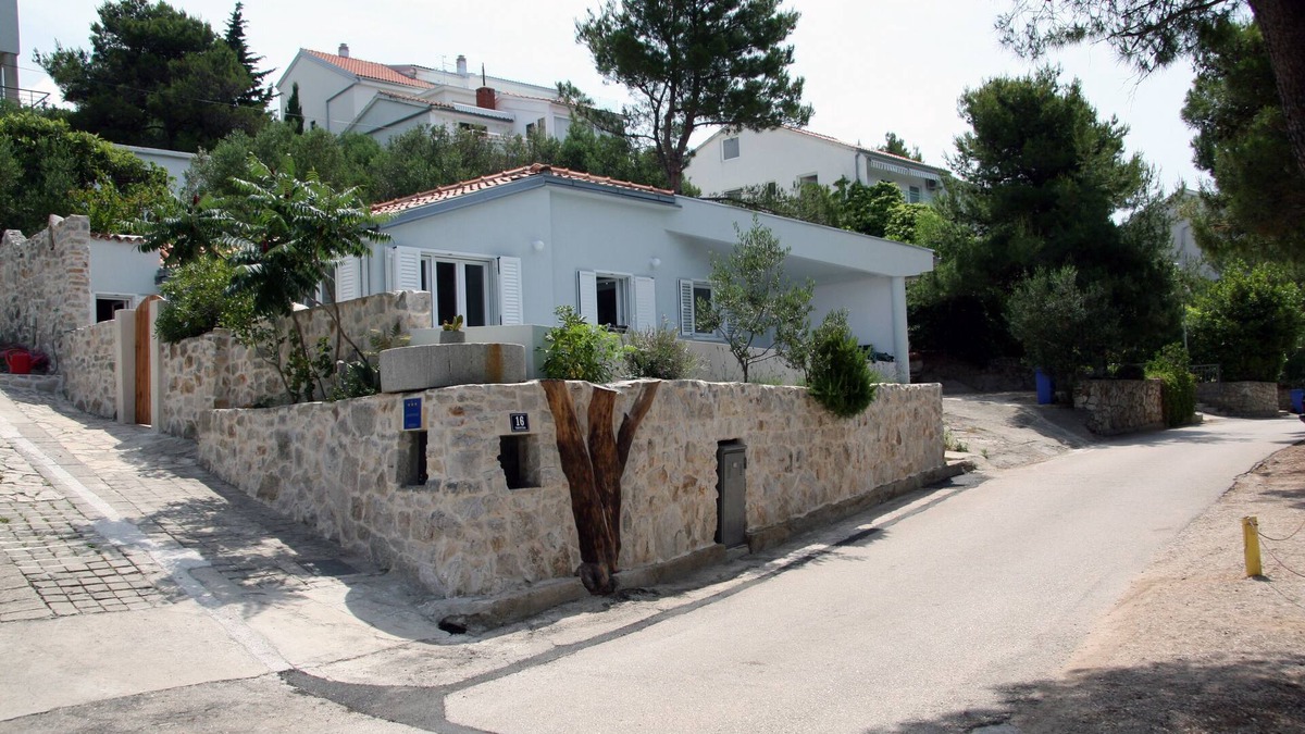 Susica House | Summer (or winter) vacation with a view of the islands of the Kornati National Park