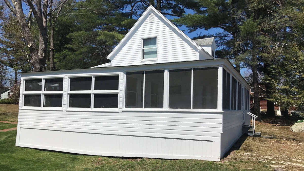 Auburn Cottage | Summer Retreat at Taylor Pond