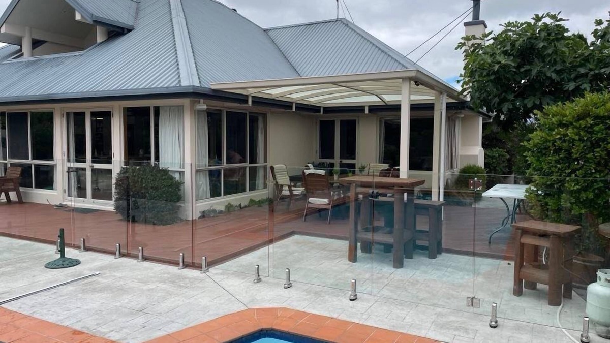 Springlands Cottage | Summer Retreat - Blenheim Holiday Home