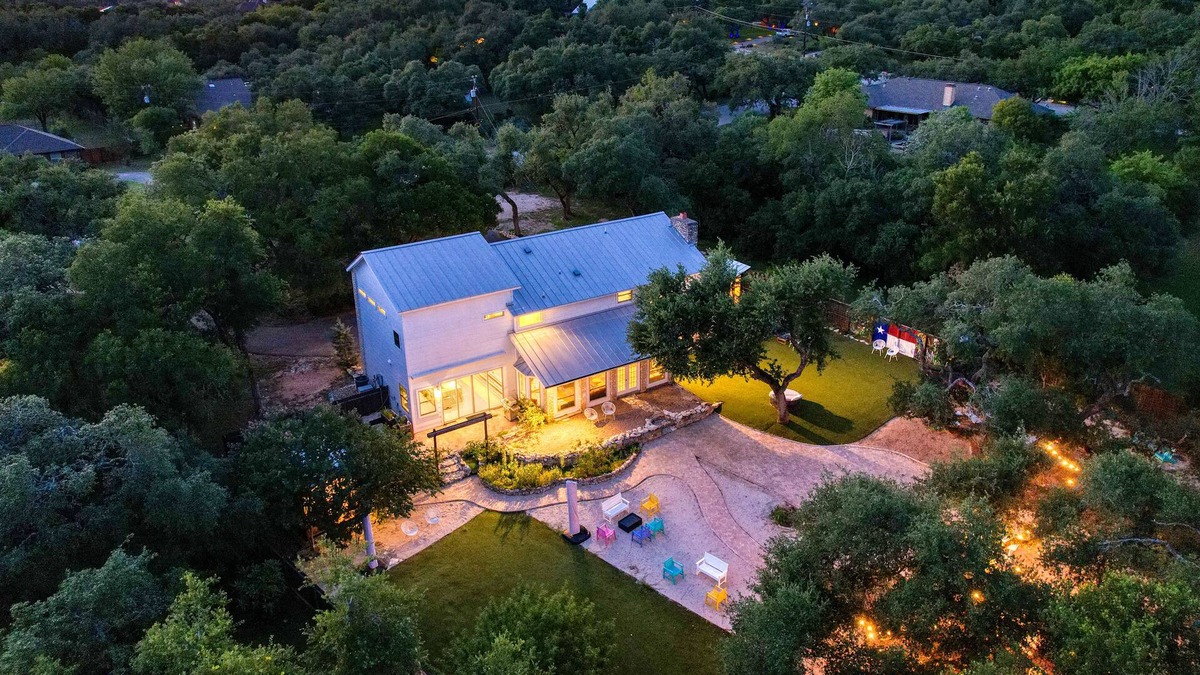 West Oak Hill House | Summer Sale | El Dorado Estate by AvantStay | 2-Acre Escape w/Pool, Playground