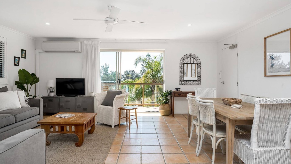 Byron Bay Apartment | Summer Salt - walk across road to beach, easy walk to town