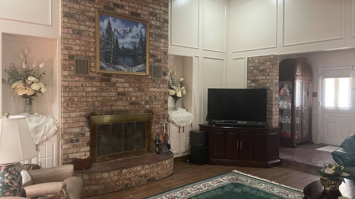 Waxahachie House | Summer Spa Haven