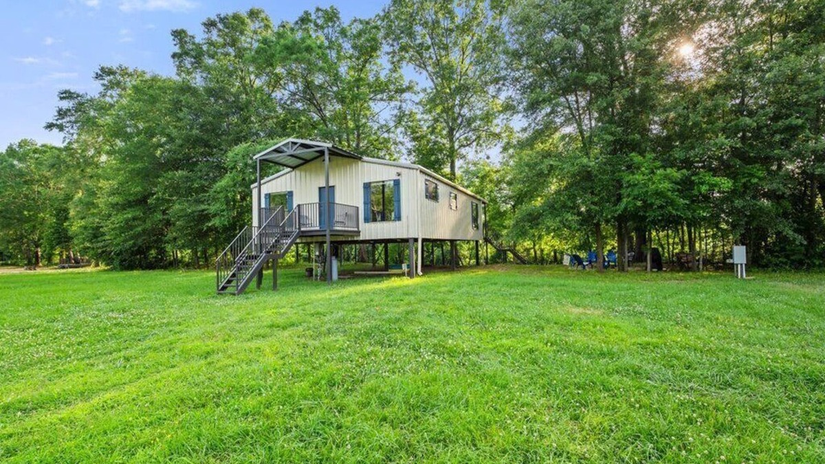 Golden Cabin | Summer Specials on Glover River-Floatin Daze Cabin