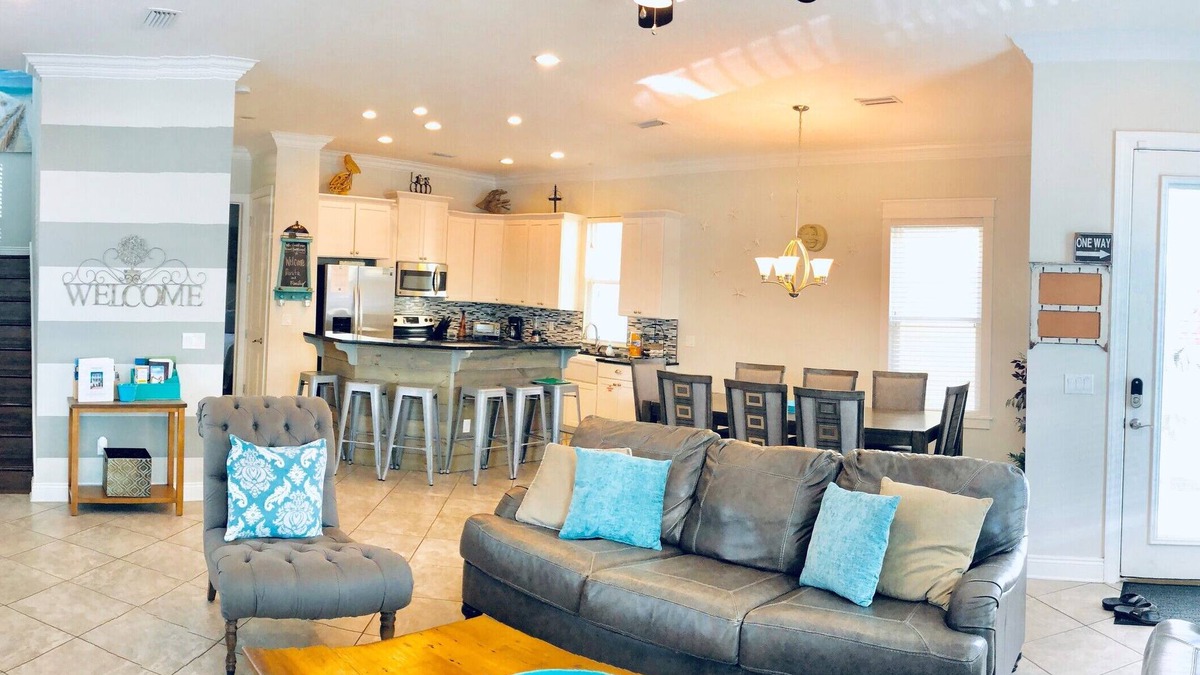 Villages of Crystal Beach House | Summer spots still open: Emerald Escape (5kings, 4doubles, 6bath)