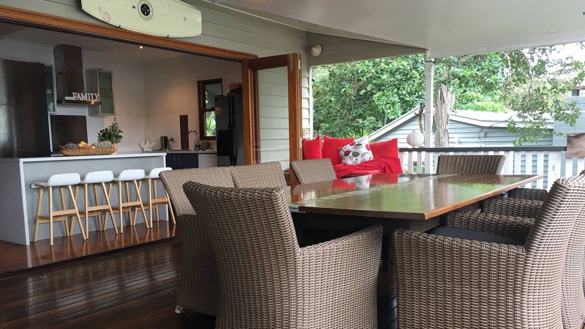 Somerset Dam House | 'Summer Villa' at Somerset Dam