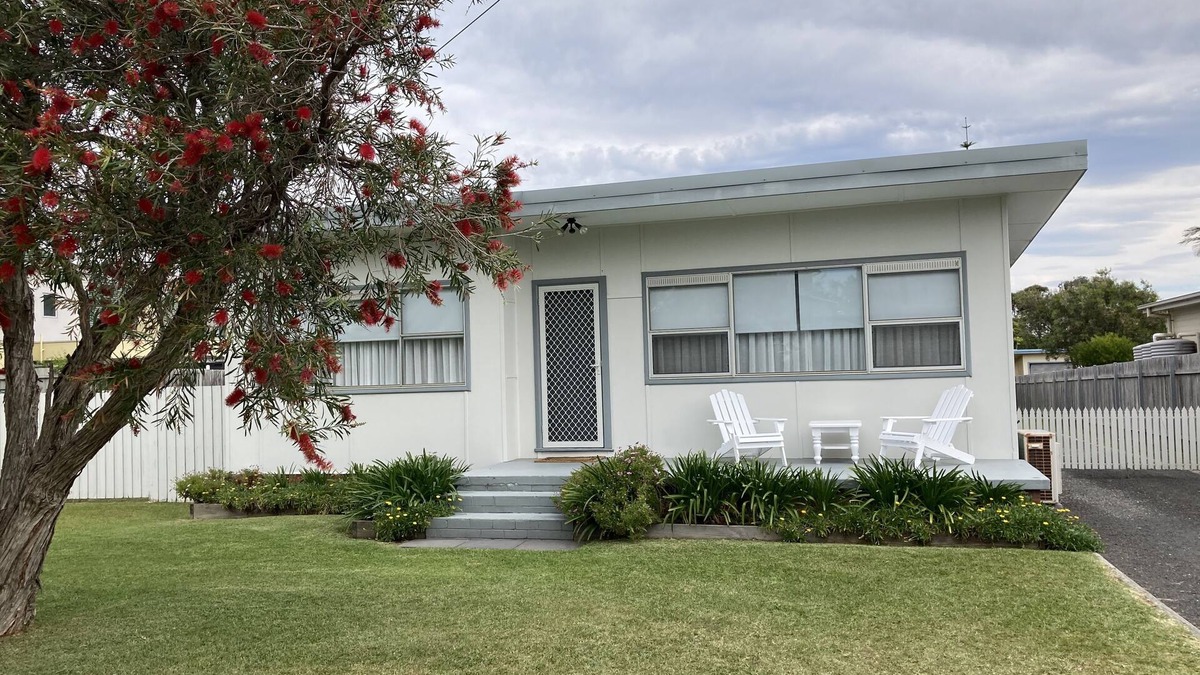 Culburra Beach House | SummerBreeze - only seconds to the beach