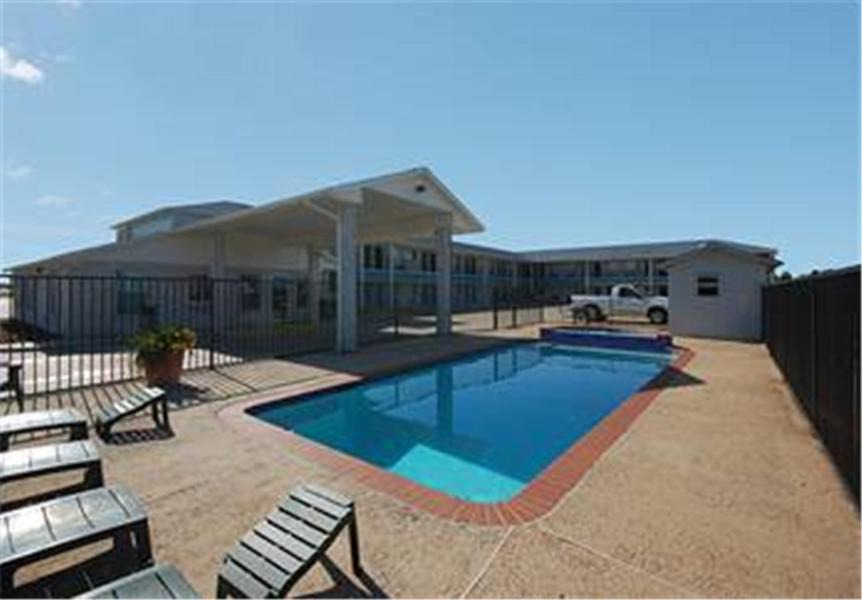 Hempstead Hotel | Summit Inn Hempstead