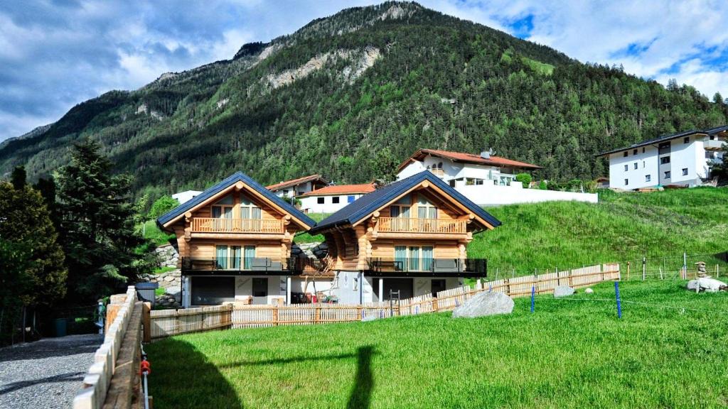 Pfunds Ski Chalet | Summit Lodges