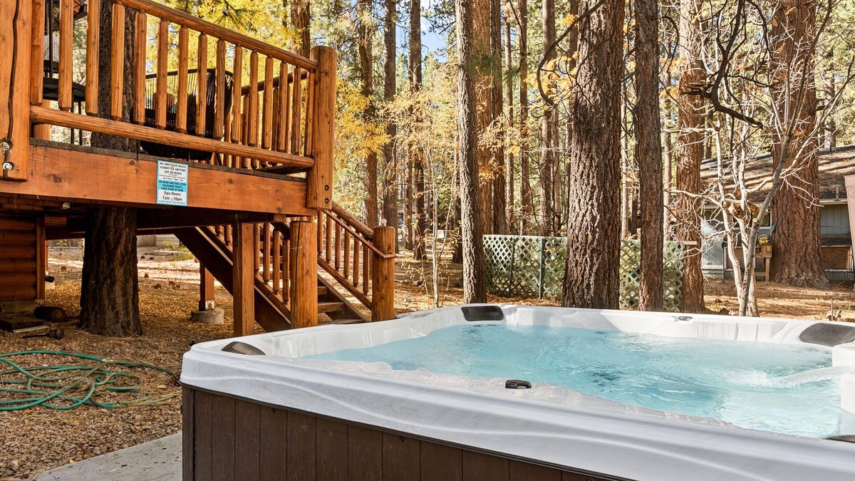 Summit Estates House | Summit Pine Lodge – 4 BDR Minutes from Bear Lake w/Game Room, Hot Tub, & More!