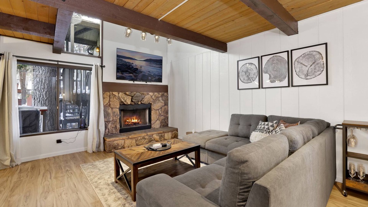 Big Bear Lake Condo | Summit View Basecamp Ski Haus Condo Big Bear Lake