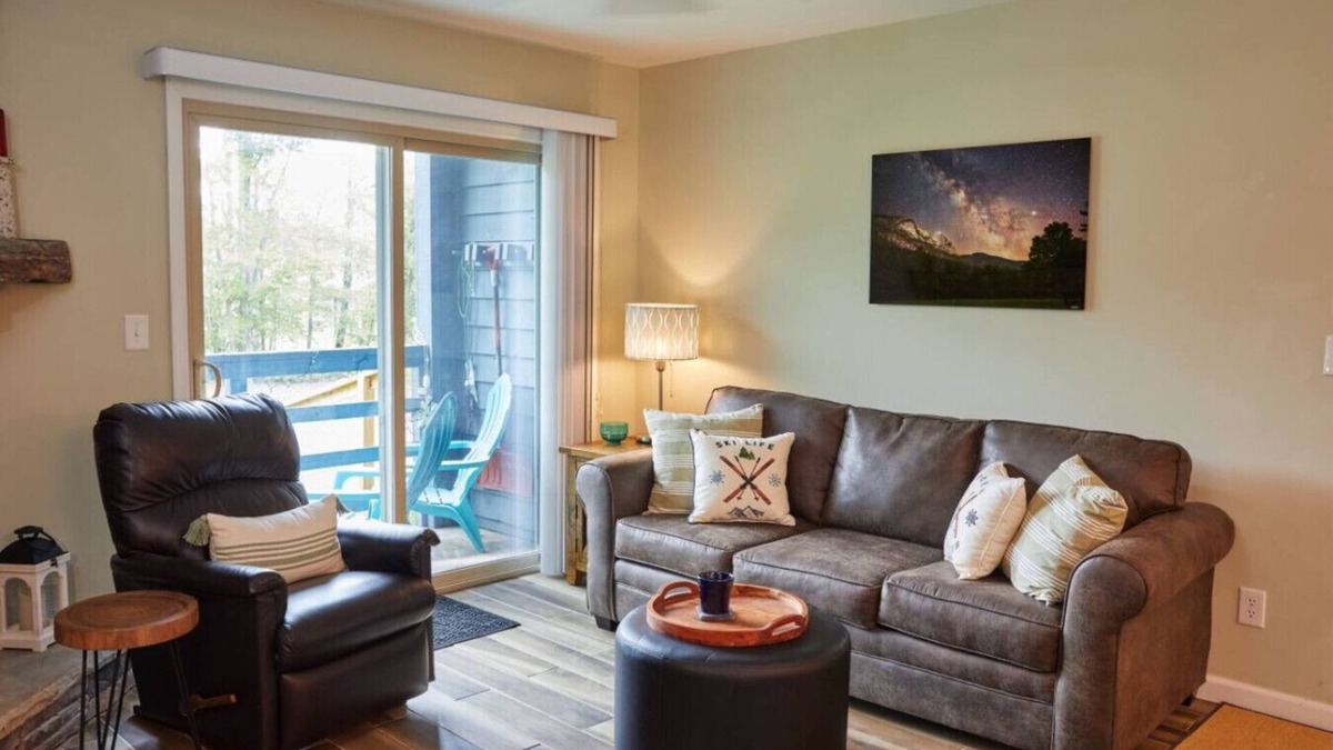 Timberline Condo | Summit View – Walk to Timberline Mountain ski lifts and lodge!