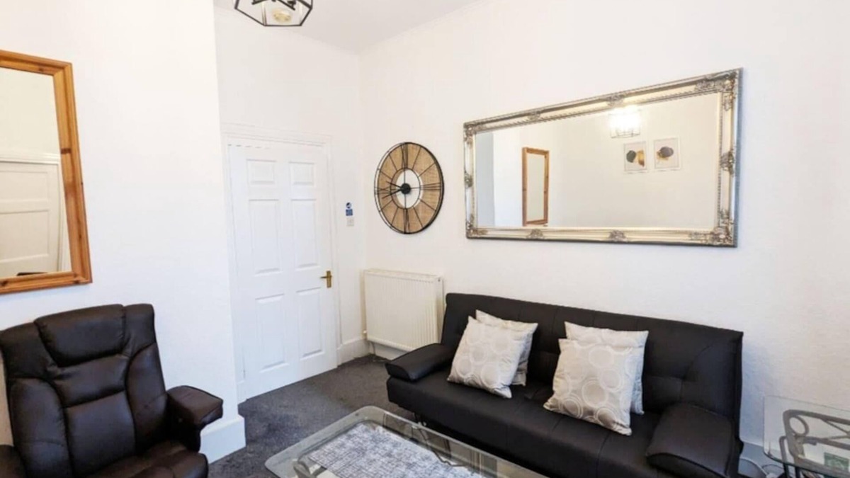 Aberdeen West End Apartment | Summit West End Elegant 1 Bed Flat Free Parking