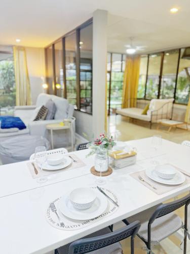Central Pattaya Villa | Sun and Moon House