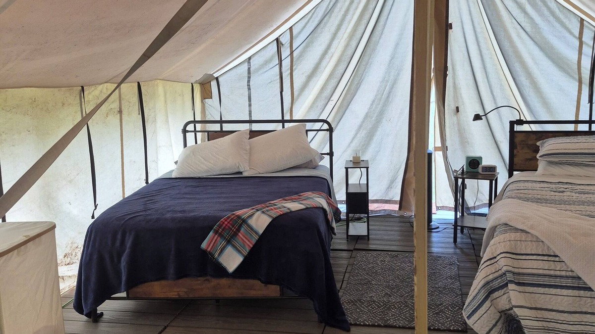 Douglas County RV Rental | Sun and Stars Family Glamping Tent in West Omaha Campground