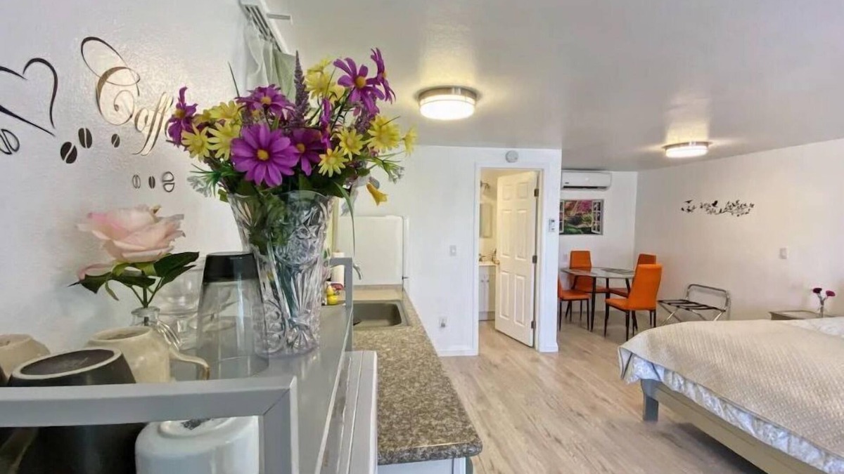 Pahrump House | Sun Cabin #2 near death valley Studios
