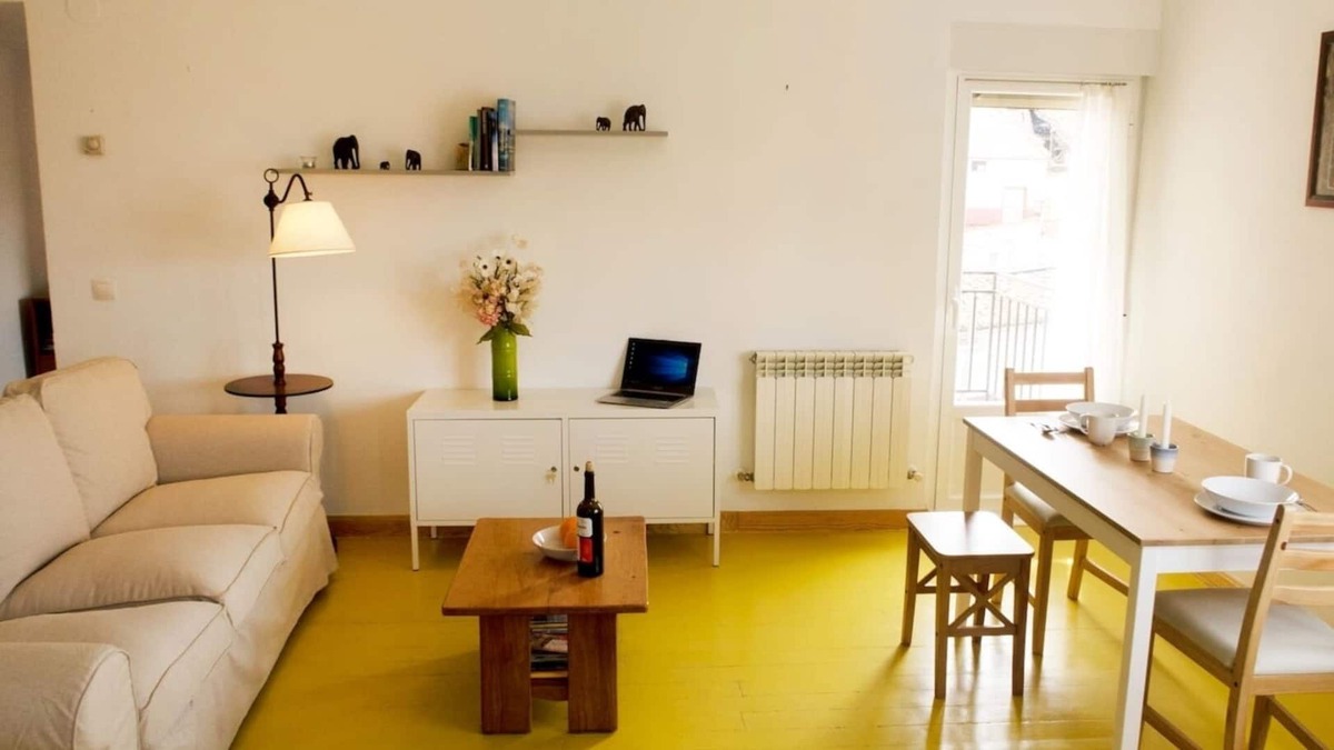 Santo Domingo de la Calzada Apartment | Sunny apartment in historic center right next to the cathedral