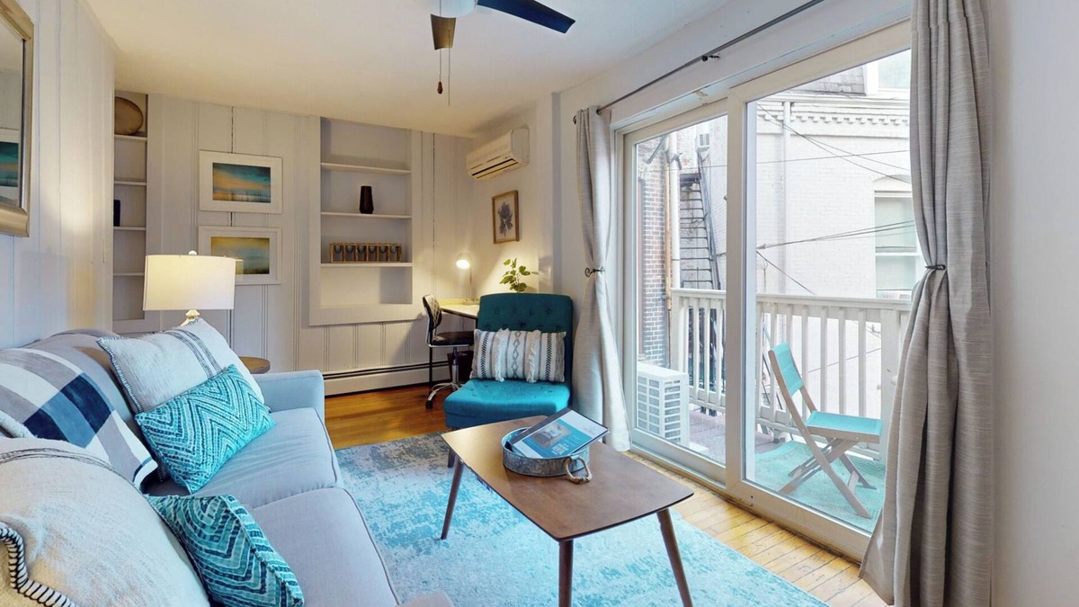 Brookline Apartment | Sun-filled 1 bed, 1 bath in Brookline Village