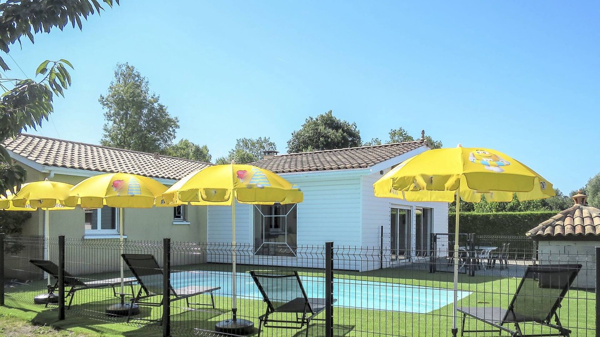 Civrac-en-Medoc House | Sun House by Interhome