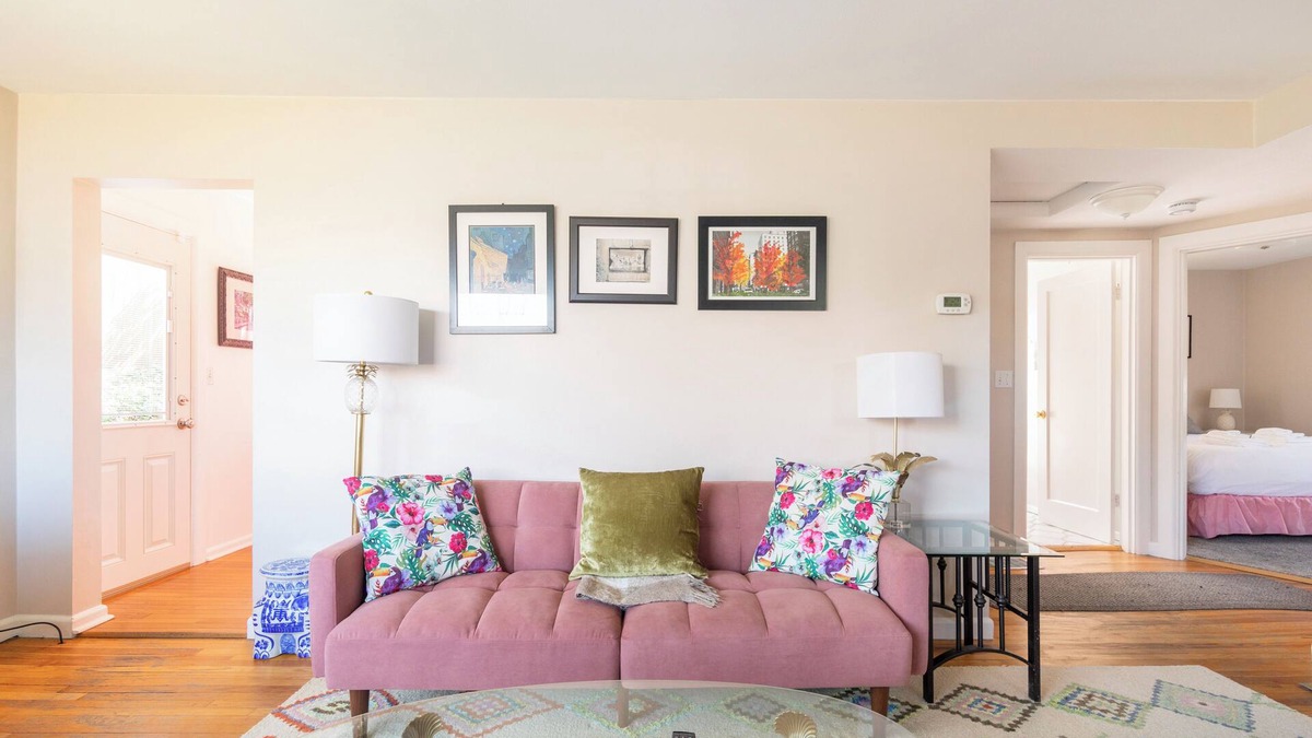 Alki House | Sun Kissed Modern House Near Alki Beach