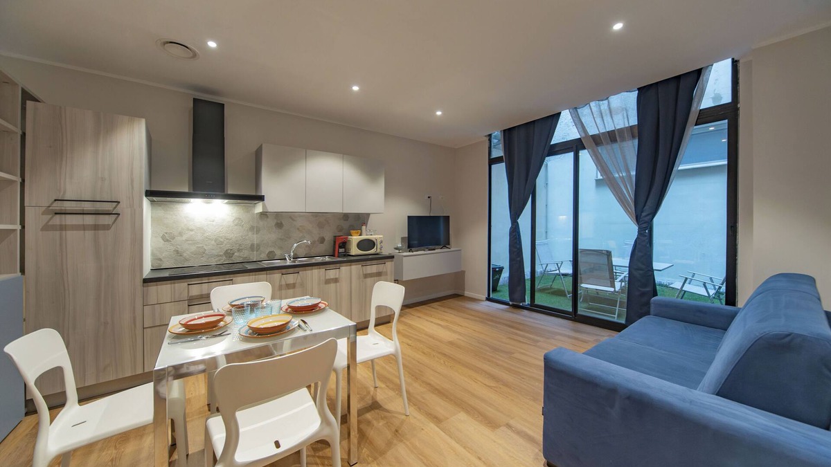 Historic Castle District Apartment | Sun & moon house