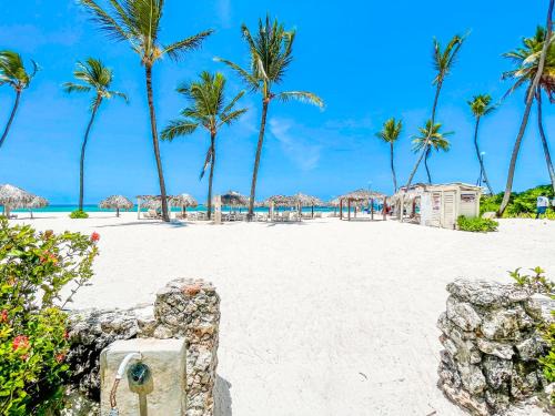 Bavaro Hotel | SUN&SAND Caribbean FUN&LOVE Del Mar STUDIOS BEACH CLUB & SPA