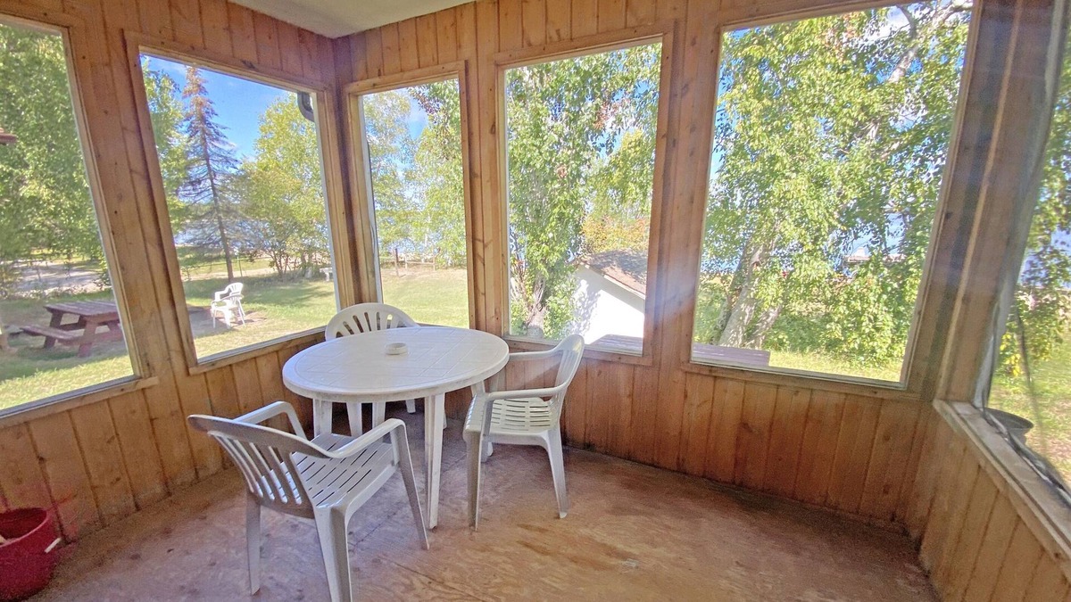 Manitoba Cabin | Sun, Sand, Visit "Sugar Shores"