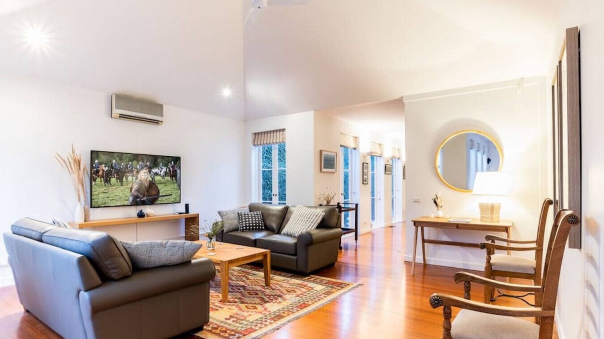 Richmond House | Sun-Soaked Sanctuary in the heart of Richmond