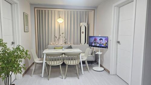 Seolcheon-myeon Villa | Sun & Sons House