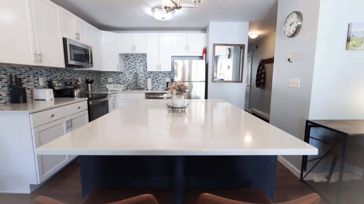 Fraser Condo | Sun Sung Cozy Condo A Stylish Escape for 4!