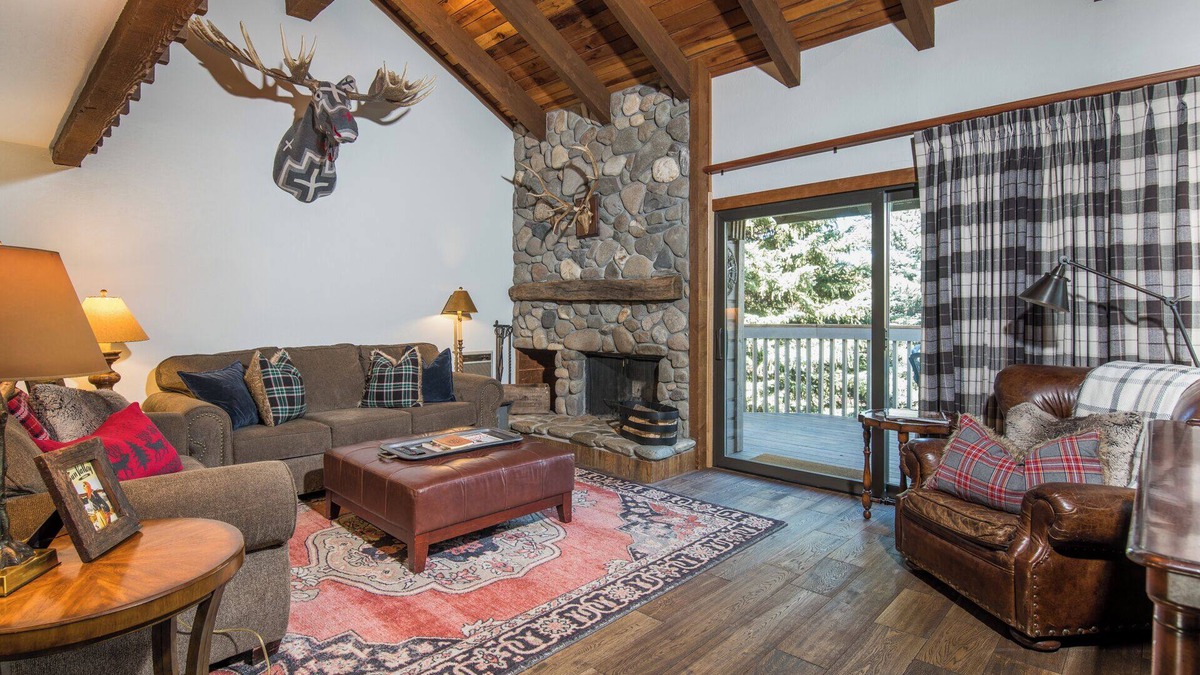 Sun Valley House | Sun Valley Resort amenities! End-Unit Townhome