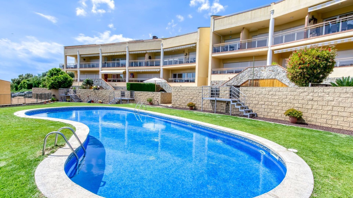 Palau-Saverdera Apartment | Sun Village I by Interhome