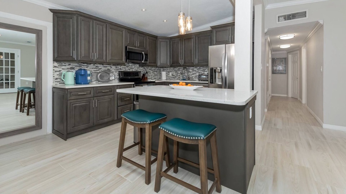 Park East House | Sunaire Terrace within minutes to Downtown Sarasota