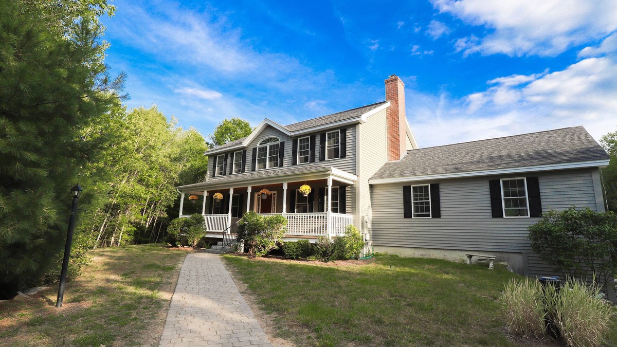 Sunapee House | Sunapee Four Season Getaway with a Mountain View - Foliage, Hiking, Skiing, Lake