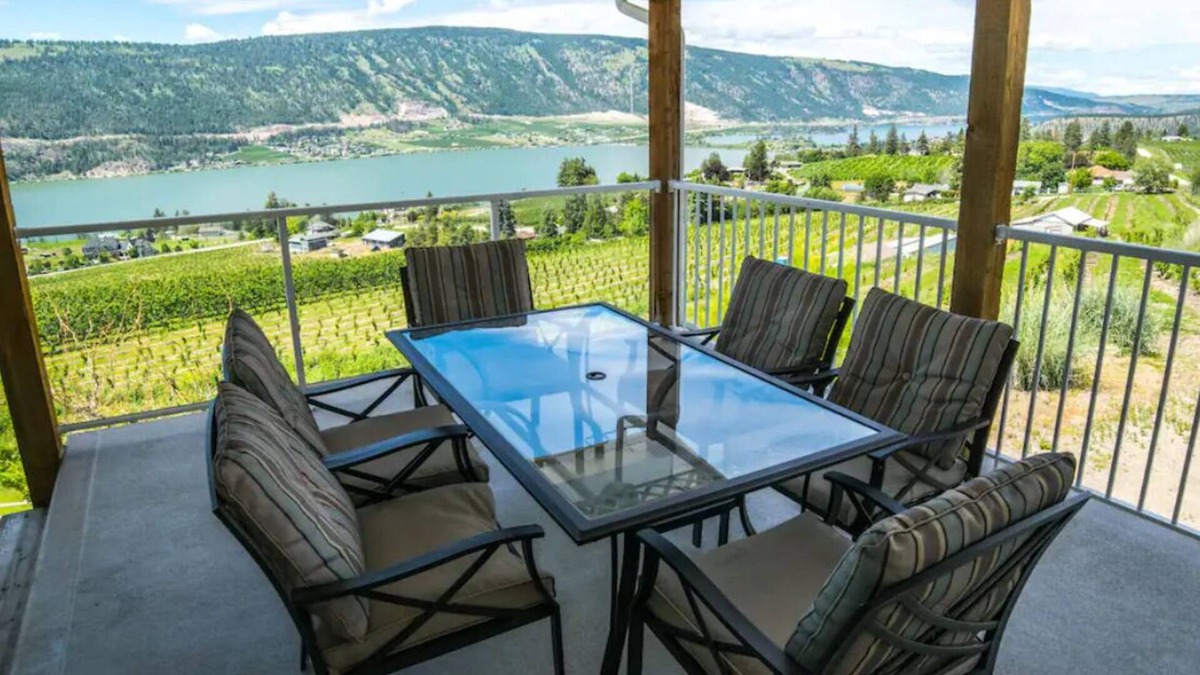Central Okanagan Other | Sunblush Acres - Entire 5 Bedroom Lake View Home