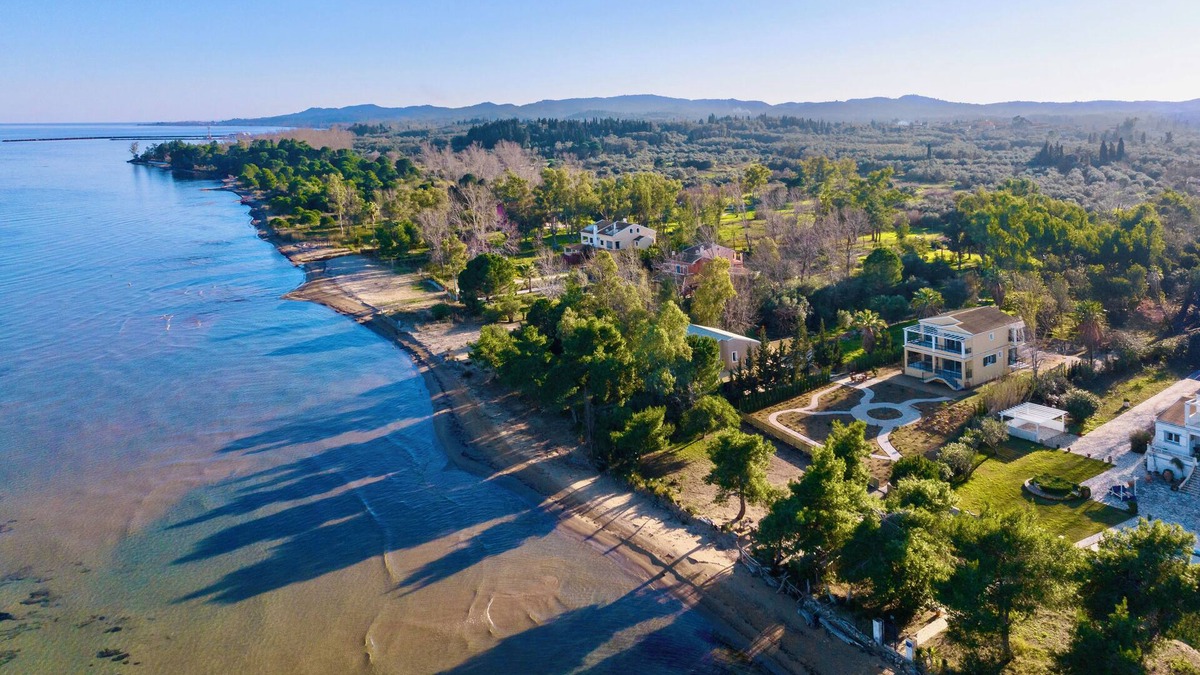 Molos Villa | SunBreeze-Beachfront Luxury Villa 5 Bed/4 bath- Sleeps 10