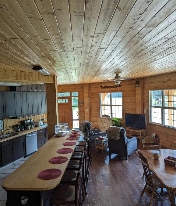 Edson Bed & Breakfast | Sundance Country Lodge B&B