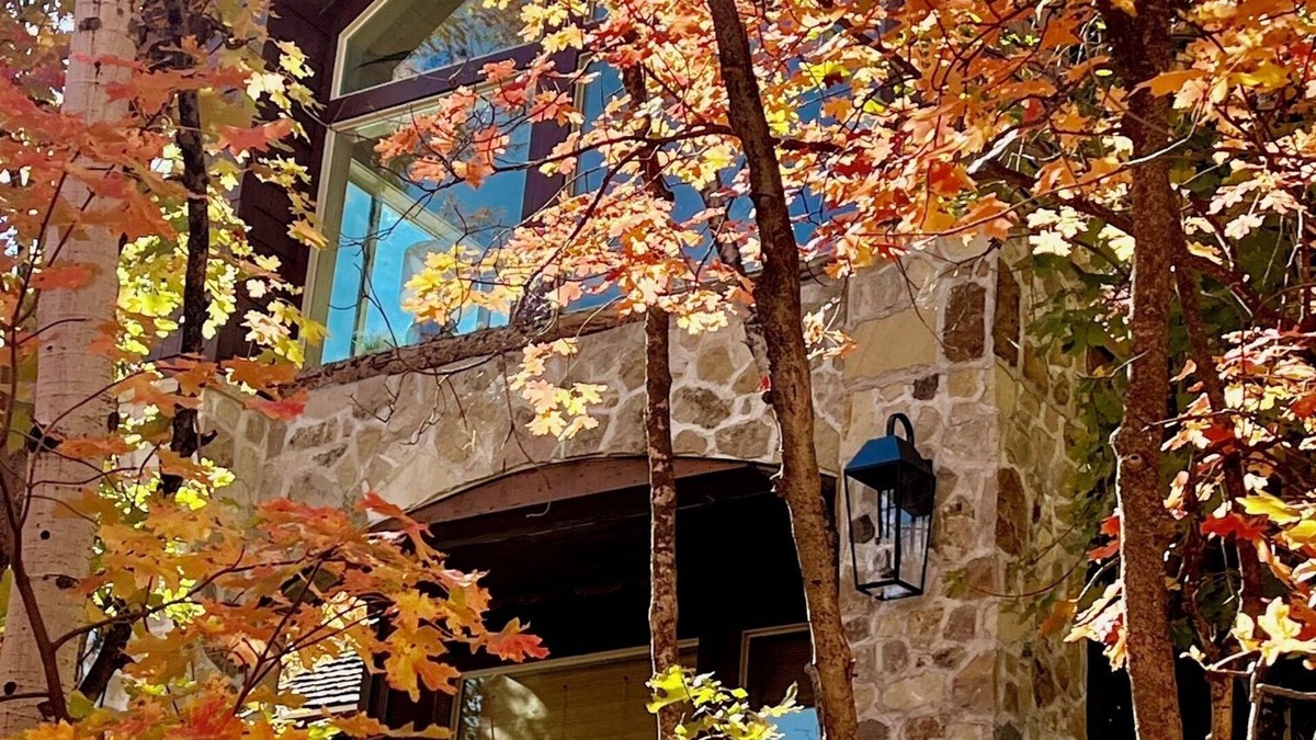 Sundance House | Sundance Romantic Carriage House Escape