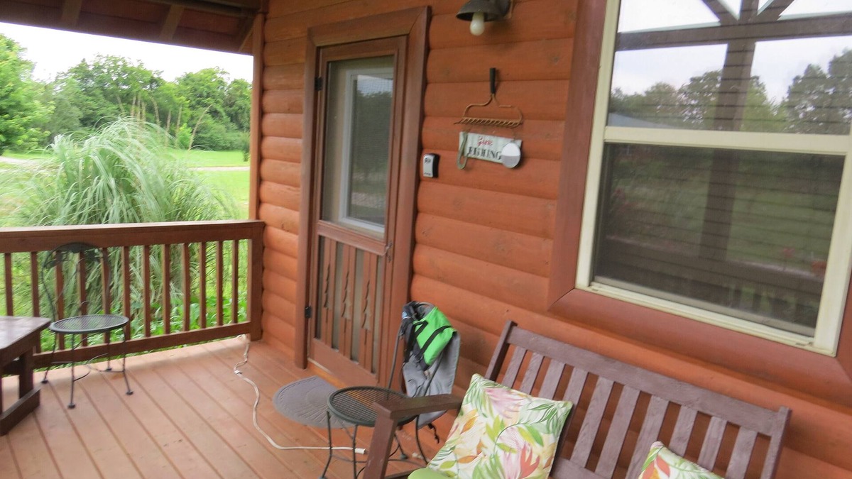 Glenwood Cabin | SUNDANCER CABIN CADDO RIVER! GREAT GETAWAY ! River Access!