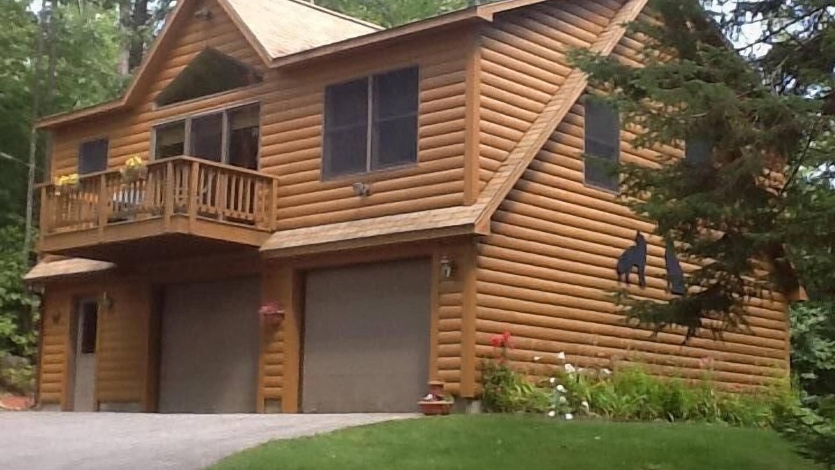 Hanover Cottage | Sunday River Ski Resort, Newry, ME - On Howard Pond - Affordable