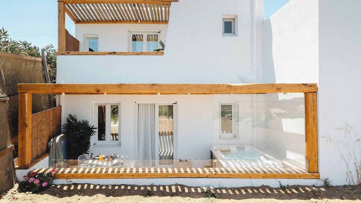 Agia Anna Villa | Sunday Suites Honeymoon Villa W/Sea Views at Ag. Anna Beach ⛱