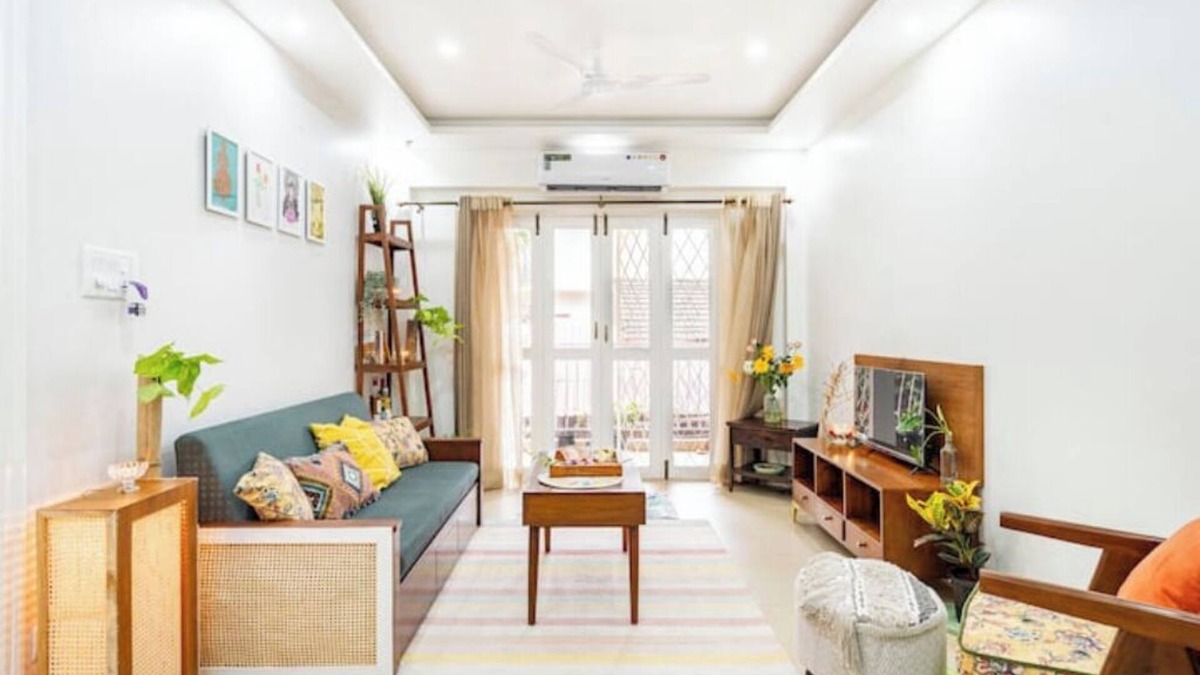 Saunta Vaddo Apartment | SundeckAvenue! 1BHK Luxury Apartment with pool Gym and WiFi