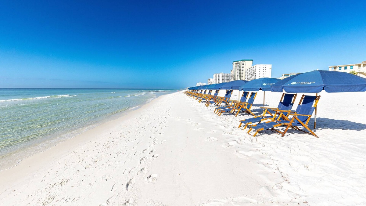 Destin Condo | Sundestin 518 2 BR Beachside with Free Beach Service for 2 for June and July 202