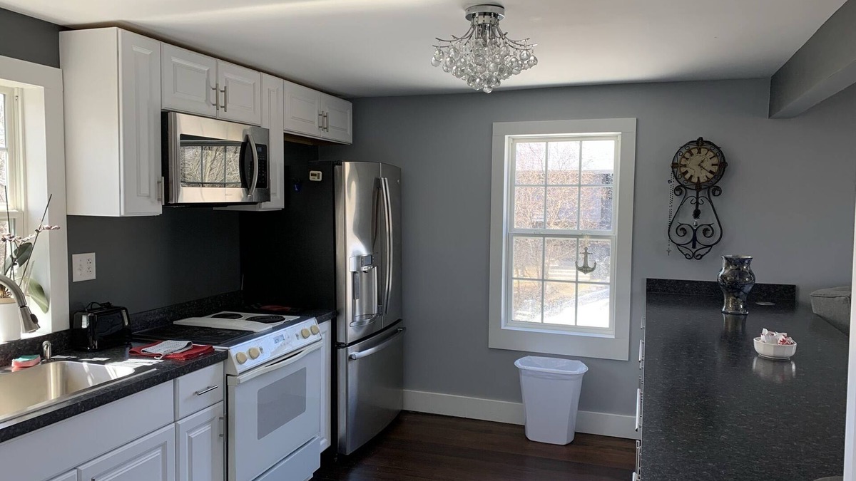 Grosse Ile House | Sundown Waterfront Carriage House