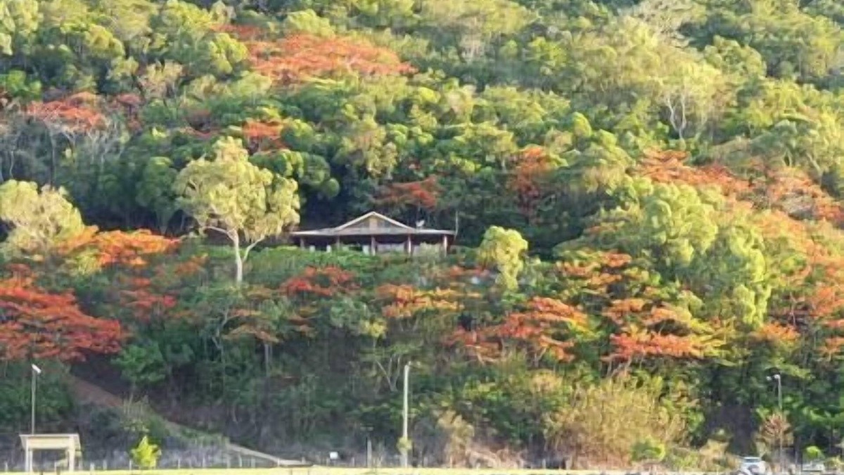 Cooktown House | Sundowners Webbers Esplanade