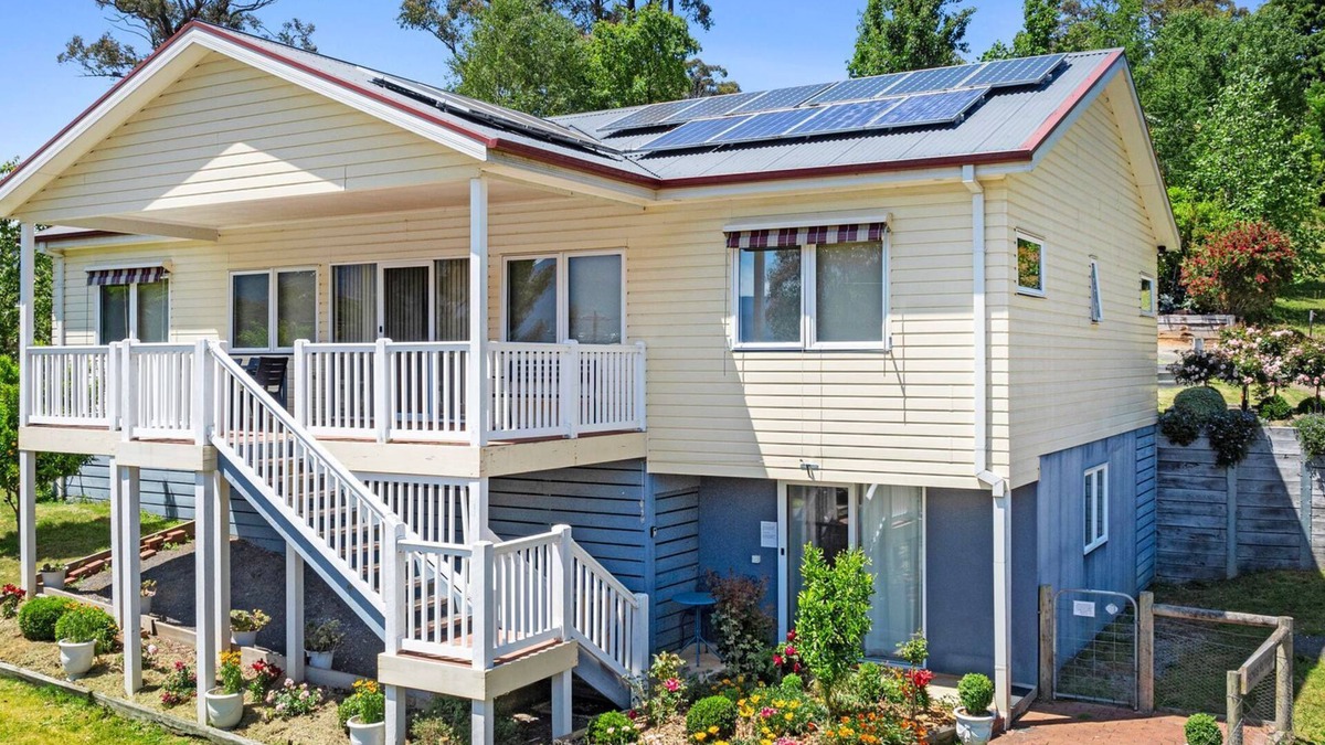 Marysville House | SUNDS VIEW- Spectacular mountain views