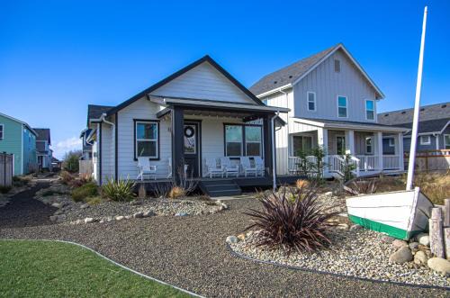 Ocean Shores House | Sunflower Beach Cottage