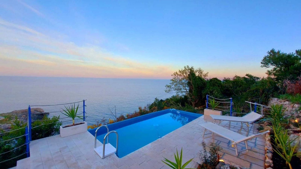 Porto Tricase Villa | SUNFLOWER VILLAS AND PRIVATE SWIMMING POOL IN THE BAY