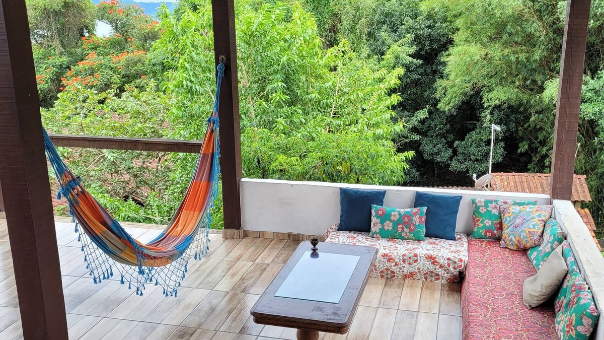 Praia Grande House | Sunhouse Ilhabela: Sobrado Divertido, Cheio de Artes, Próximo à Praia e Trilhas