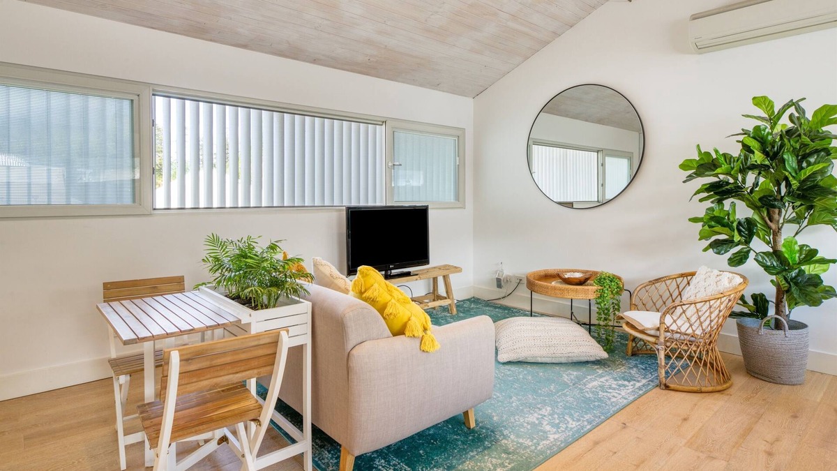 Cottesloe Apartment | Sunkissed Studio in Cottesloe