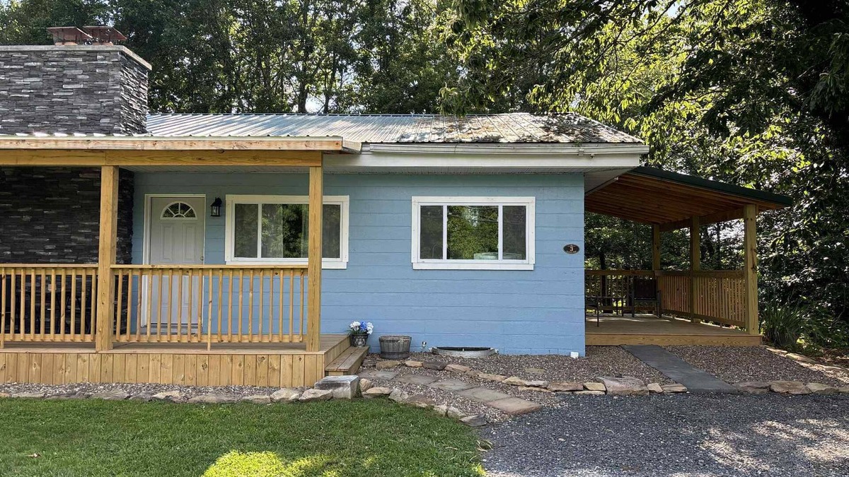 Mount Nebo House | Sunkist Wall at Blossom Hill Cottages, 2 BR, beautiful cottage, close to it all!
